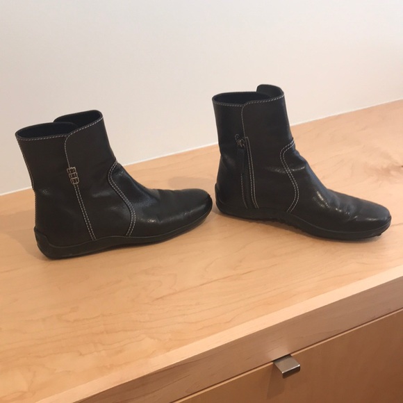 Tod’s brown leather boots - Picture 2 of 5